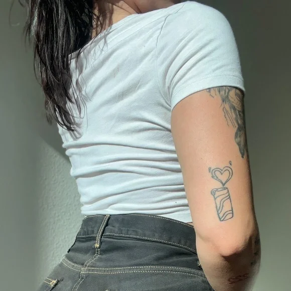 Wild Fable v neck cropped baby tee shirt - Picture 2 of 2